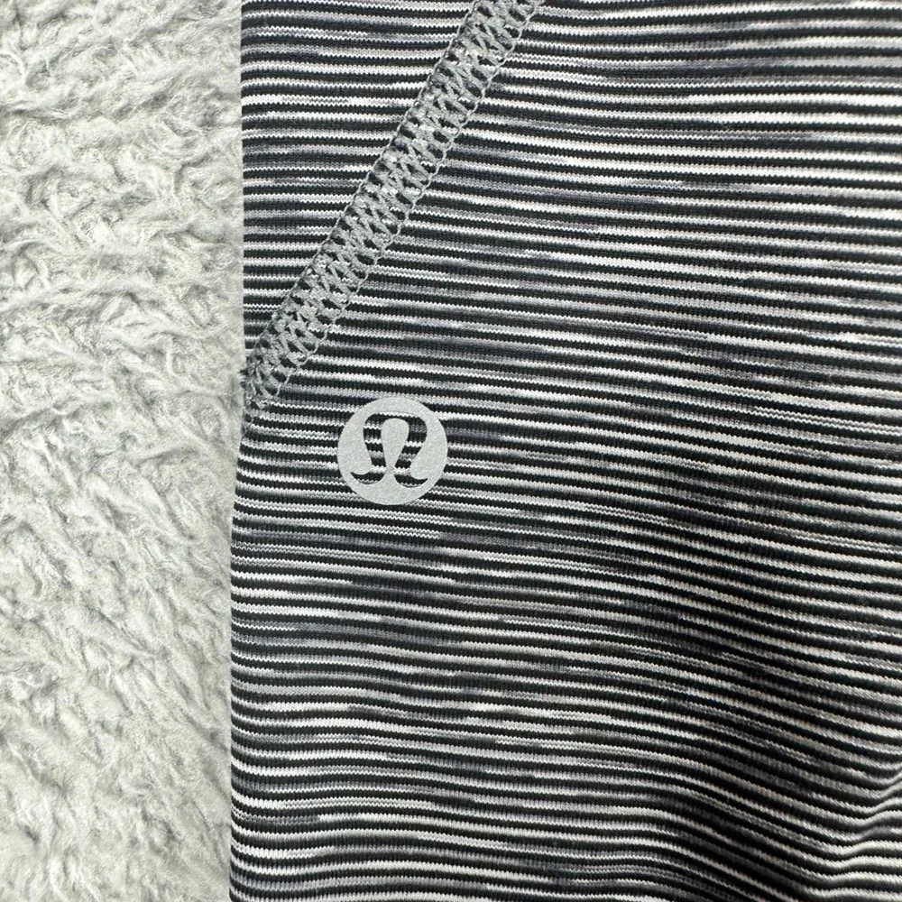 Lululemon Speed Up Leggings Womens 10 Black White Space Dye Stripe Mesh‎ 25